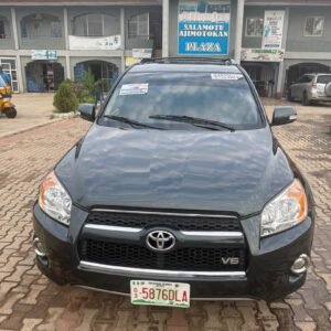 TOYOTA RAV4 2010